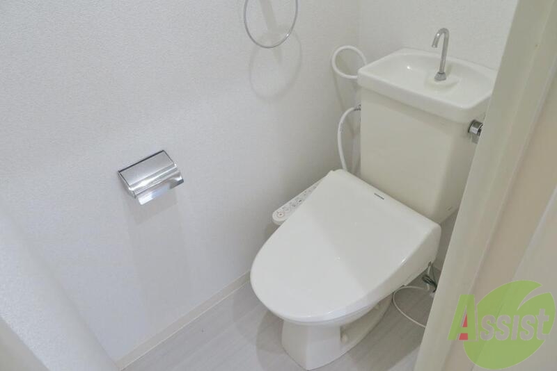 トイレ　シンプルかつオーソドックスでキレイなトイレですね。