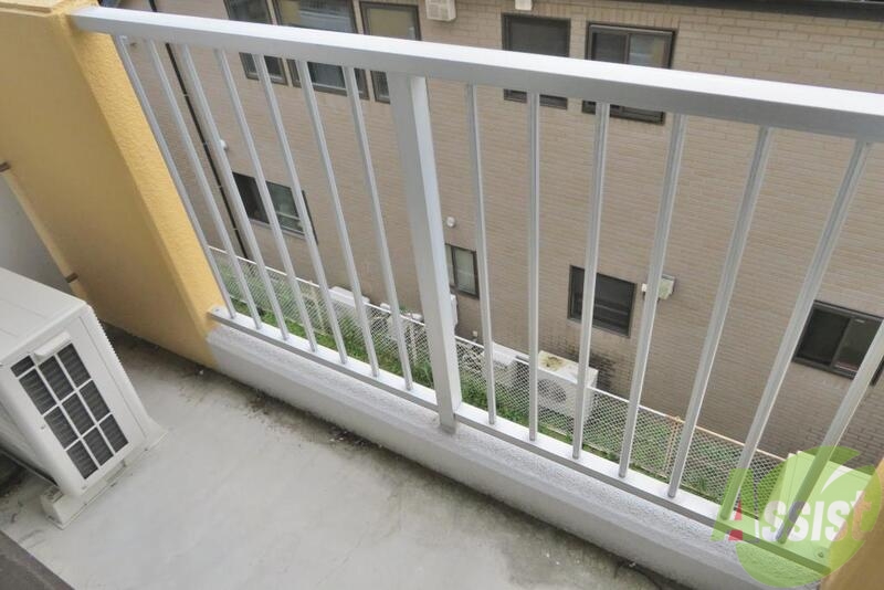 バルコニー　バルコニーは洗濯物がしっかり干せそうなスペースが有ります。