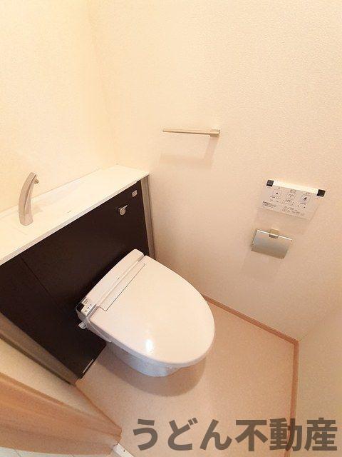 トイレ　うどん県のお部屋探しはうどん不動産へ うどんちゃんとLINE