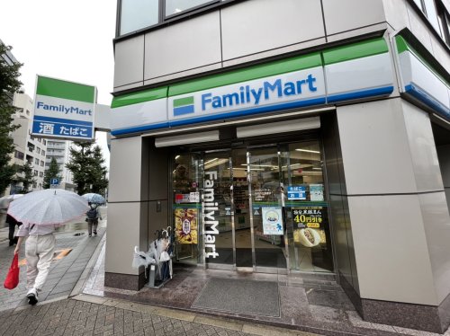 コンビニ　ファミリーマート 丸の内大津通店（コンビニ）まで190m
