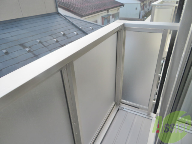 バルコニー　バルコニーは洗濯物が十分に干せる広さです。