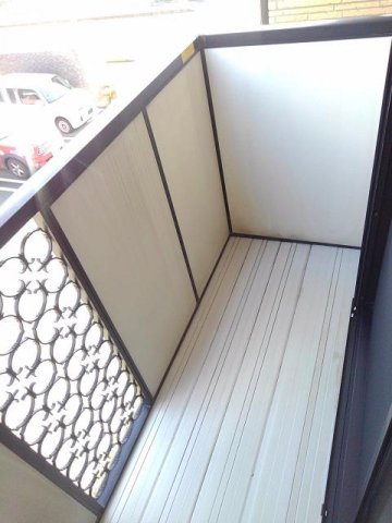 バルコニー　外からの目が気にならないバルコニーで洗濯物が干せます