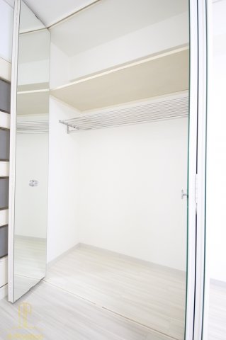 収納　ロイヤルハイツ梅田II