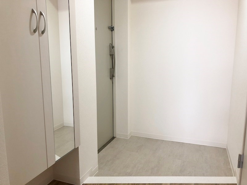 玄関　姿見付シューズボックス