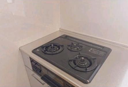 その他設備　グリル付き三口ガスコンロ