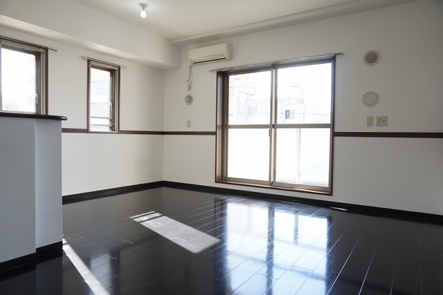 居室・リビング　広いお部屋です