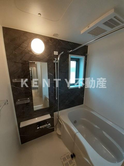 バス・シャワールーム　落ち着いた空間のお風呂です