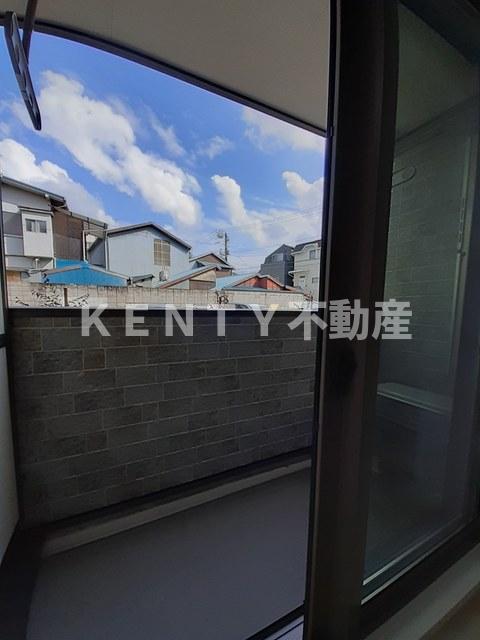 バルコニー　開放的で明るい空間を演出してくれるバルコニーです