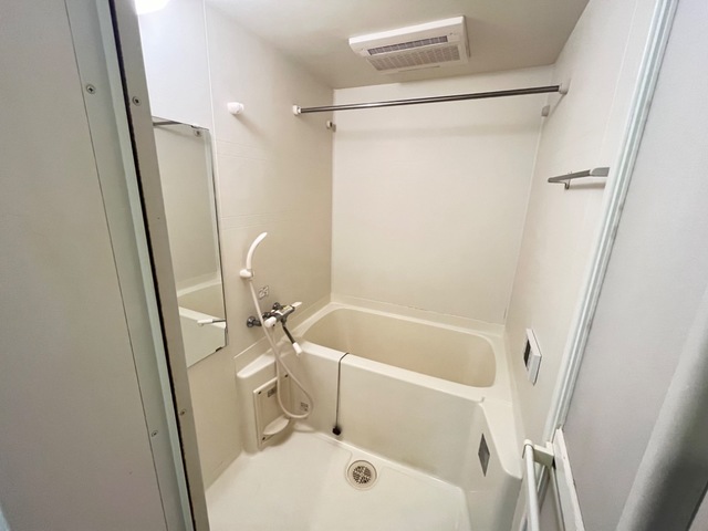 バス・シャワールーム　※同タイプの部屋写真です