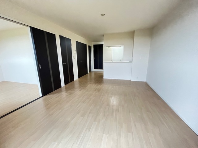 居室・リビング　※同タイプの部屋写真です