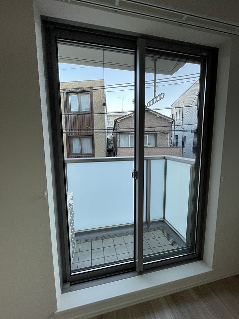 バルコニー　同仕様・同タイプ別号室の写真です