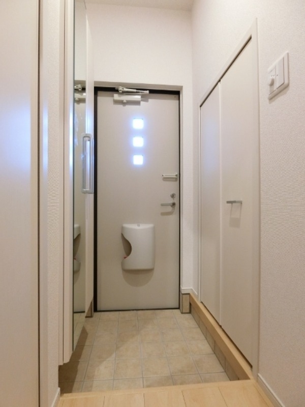 玄関　図面と現状に相違がある場合には現状を優先