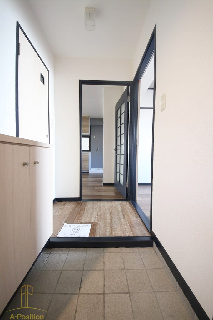 玄関　クレール・ド・ボタン