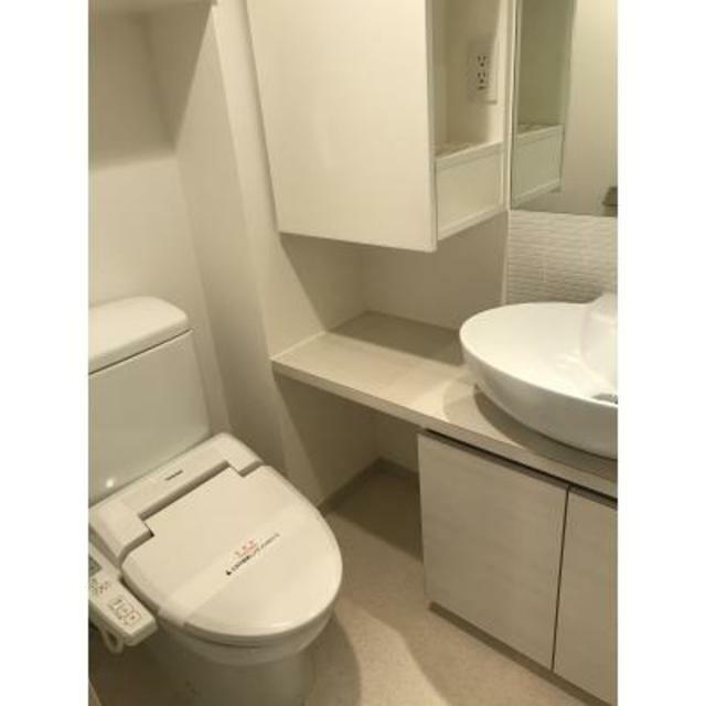 トイレ　※写真は同タイプ住戸です。