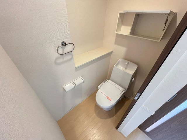 トイレ　温水洗浄暖房便座