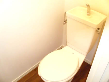 トイレ　落ち着いたトイレです