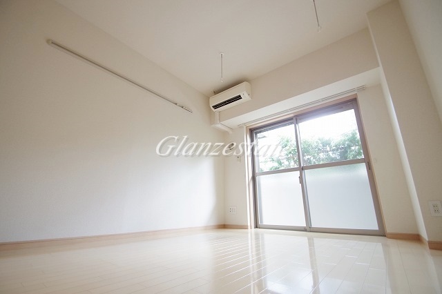 居室・リビング　☆解放感あふれる室内☆