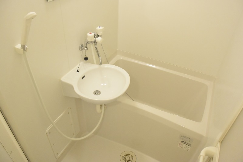 バス・シャワールーム　一日の疲れを癒せます