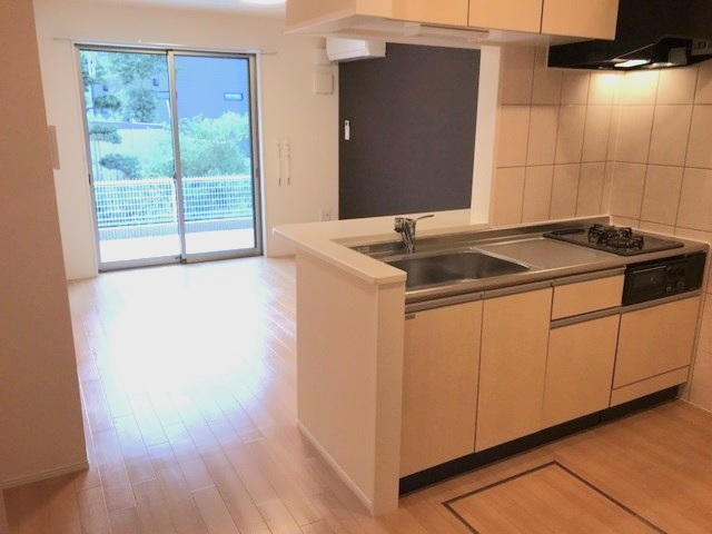 キッチン　２口ガスコンロ・グリル付キッチン。