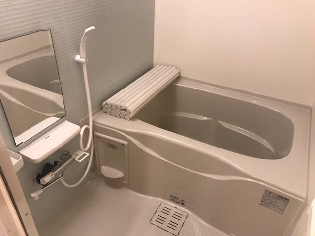 バス・シャワールーム　追い焚き・浴室換気乾燥機付き。