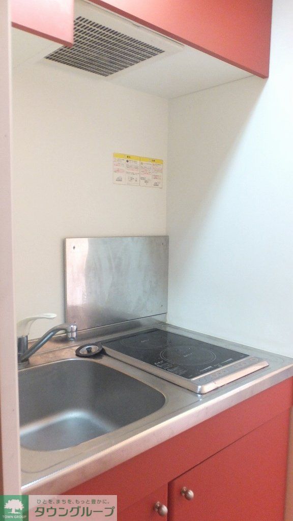 キッチン　2口の電気コンロ　※お部屋により、配置が異なります。