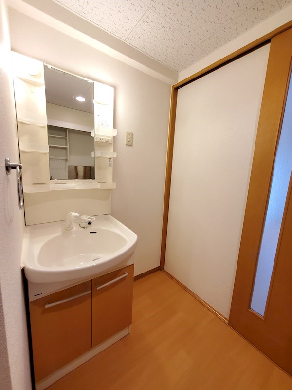 洗面設備　同仕様写真