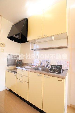 キッチン　コンパクトなキッチンで掃除もラクラク