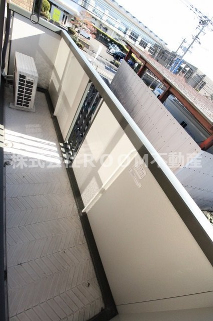 バルコニー　外からの目が気にならないバルコニーで洗濯物が干せます