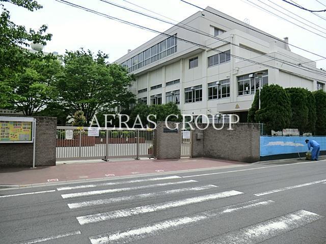 小学校　川口市立東領家小学校（小学校）まで608m