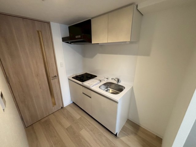 キッチン　同物件別部屋写真