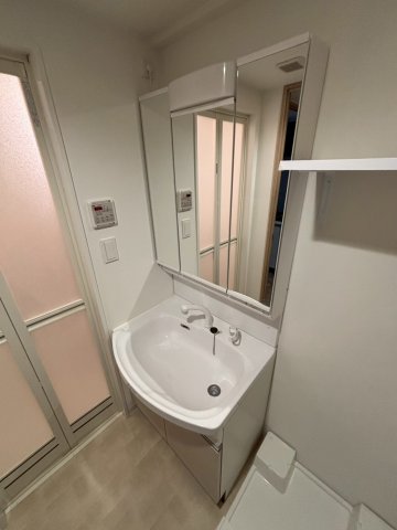 洗面設備　同物件別部屋写真