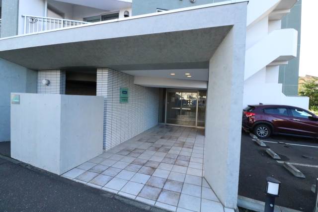 エントランス　こちらからどうぞ★