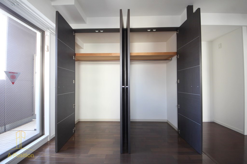 収納　KDX堺筋本町レジデンス