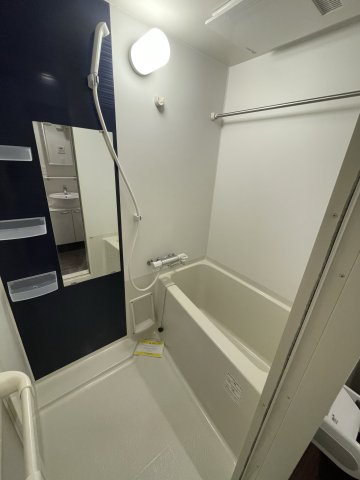 バス・シャワールーム　(参考)同マンション別間取り他部屋の写真（間取り図が正）