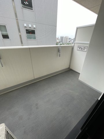 バルコニー　(参考)同マンション別間取り他部屋の写真（間取り図が正）