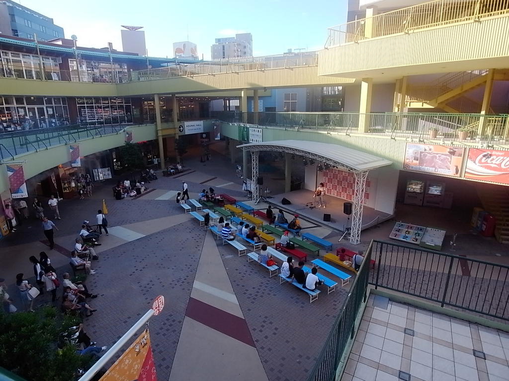 ショッピングセンター　アスナル金山 (ショッピングセンター)（ショッピングセンター）まで240m