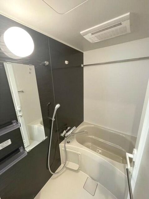 バス・シャワールーム　浴室乾燥機付きです