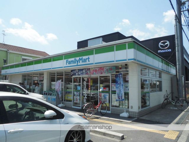 コンビニ　ファミリーマート（コンビニ）まで182m