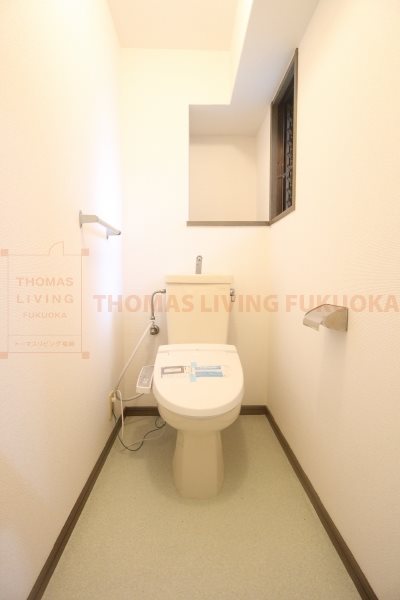 トイレ　※同系タイプ404号室参照