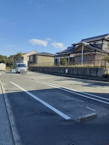 駐車場　車をお持ちの方に嬉しい駐車場付きの物件です
