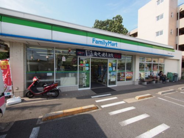 コンビニ　ファミリーマート下石神井一丁目店（コンビニ）まで595m