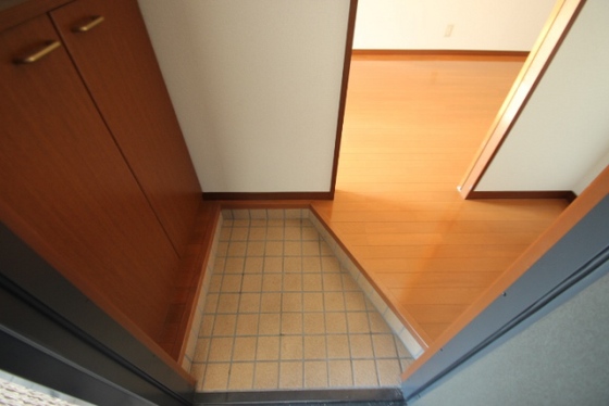 玄関　※別部屋の写真です