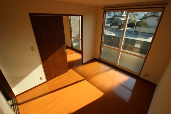 居室・リビング　※別部屋の写真です