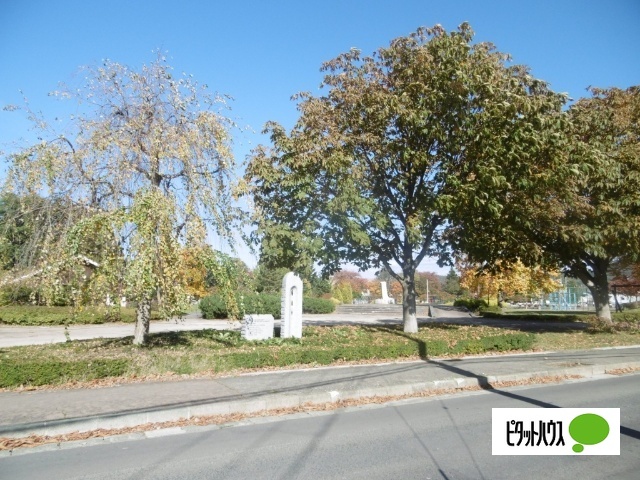 公園　津志田近隣公園（公園）まで942m