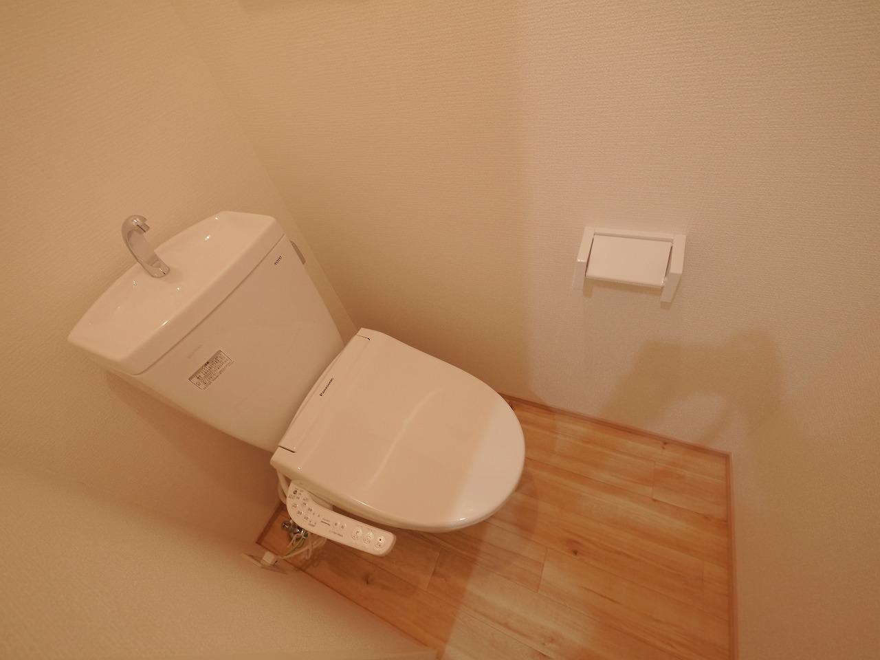 トイレ　※同タイプ物件の室内です。