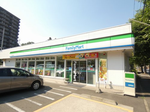 コンビニ　ファミリーマート 座間入谷西店（コンビニ）まで627m