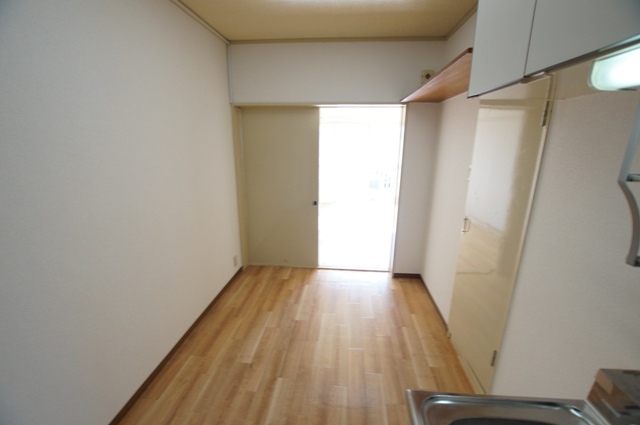 居室・リビング　きれいなお部屋です