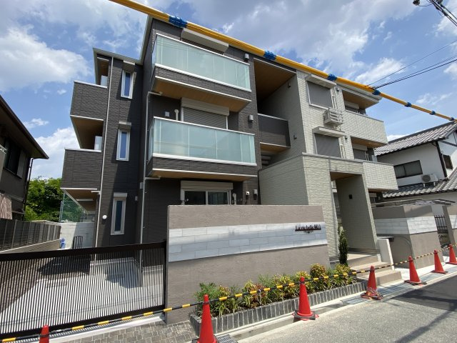建物外観　オートロック付きで安心です♪