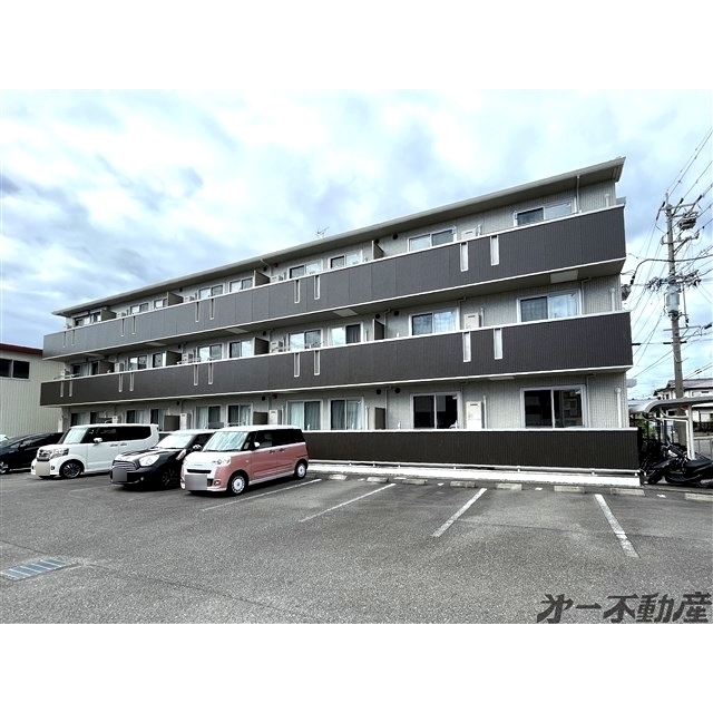 エントランス　建物外観