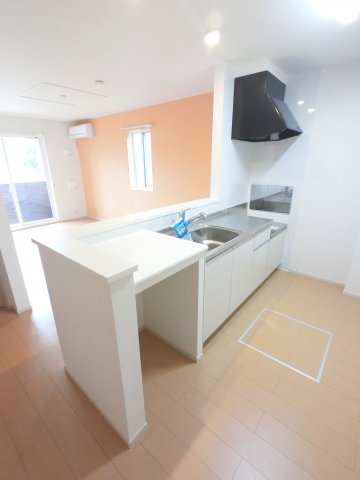 キッチン　※募集部屋は側面の窓はございません